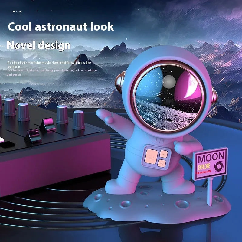 Bluetooth Spaceman creative wireless speaker small stereo ornament with rechargeable lithium battery