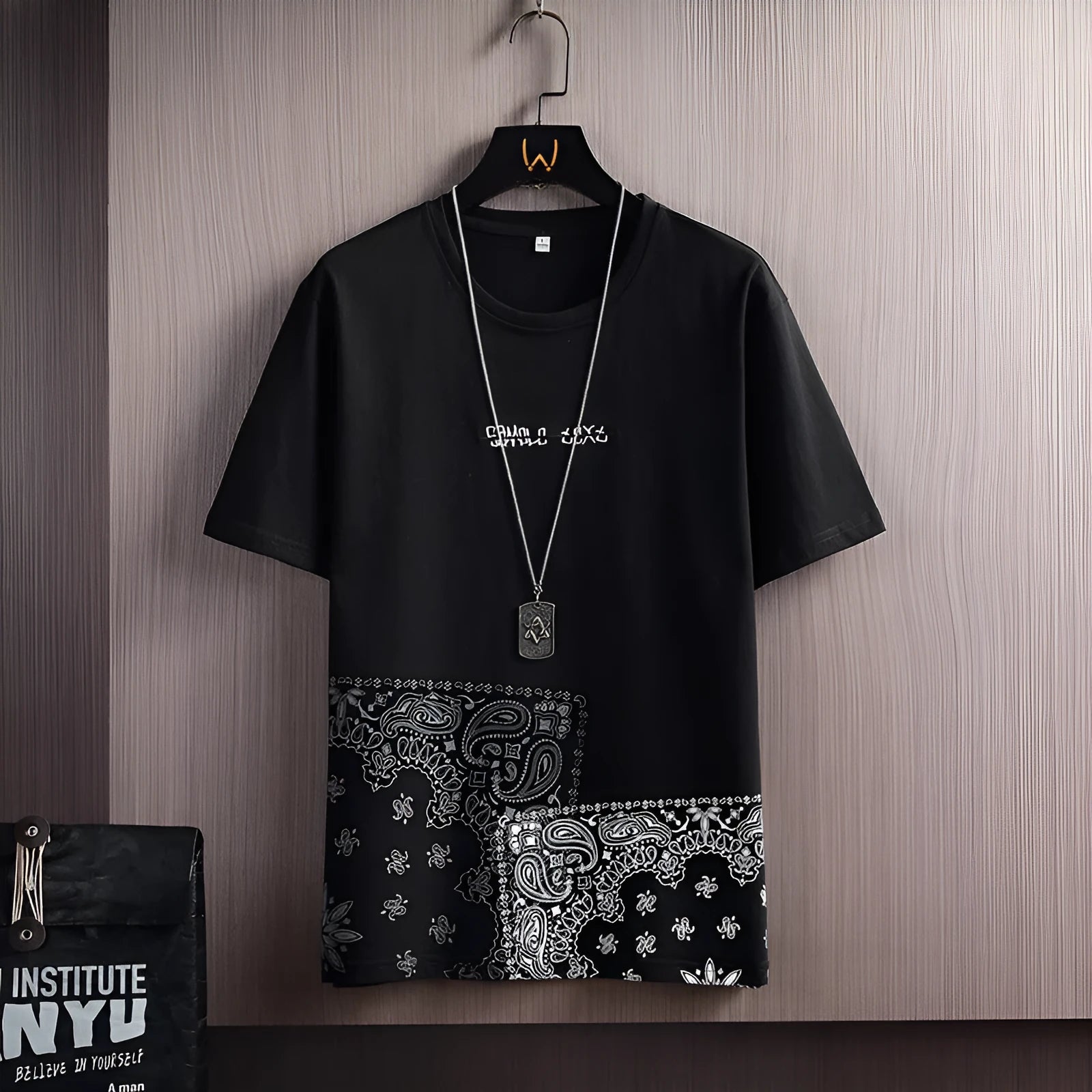 Men's loose fit short-sleeve round neck T-shirt with geometric print in black colour option