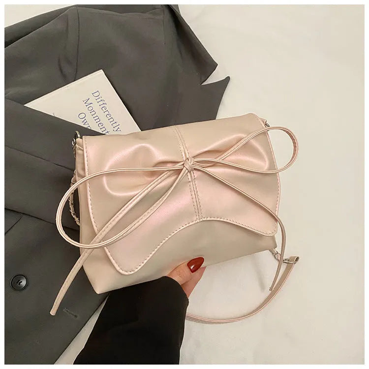 Women's horizontal square underarm crossbody bag in PU leather with sewing line details and mobile phone pocket