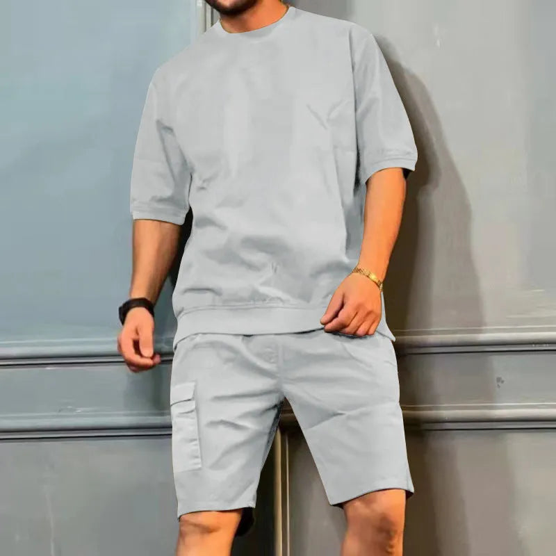 Men's summer sports suit with round neck short sleeve top and multi-pocket shorts in grey green