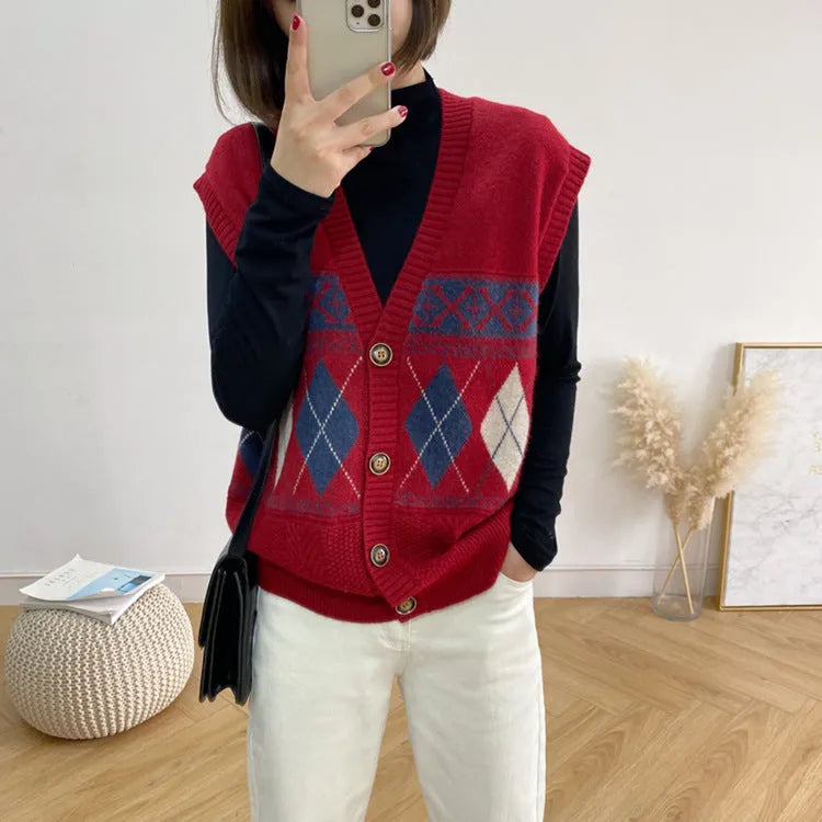 Loose diamond plaid sleeveless cardigan top in khaki colour showing pattern detail
