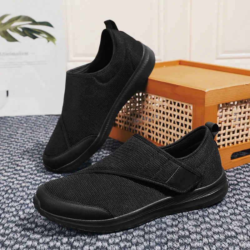 Men's outdoor mesh walking shoes with Velcro closure in blue colour