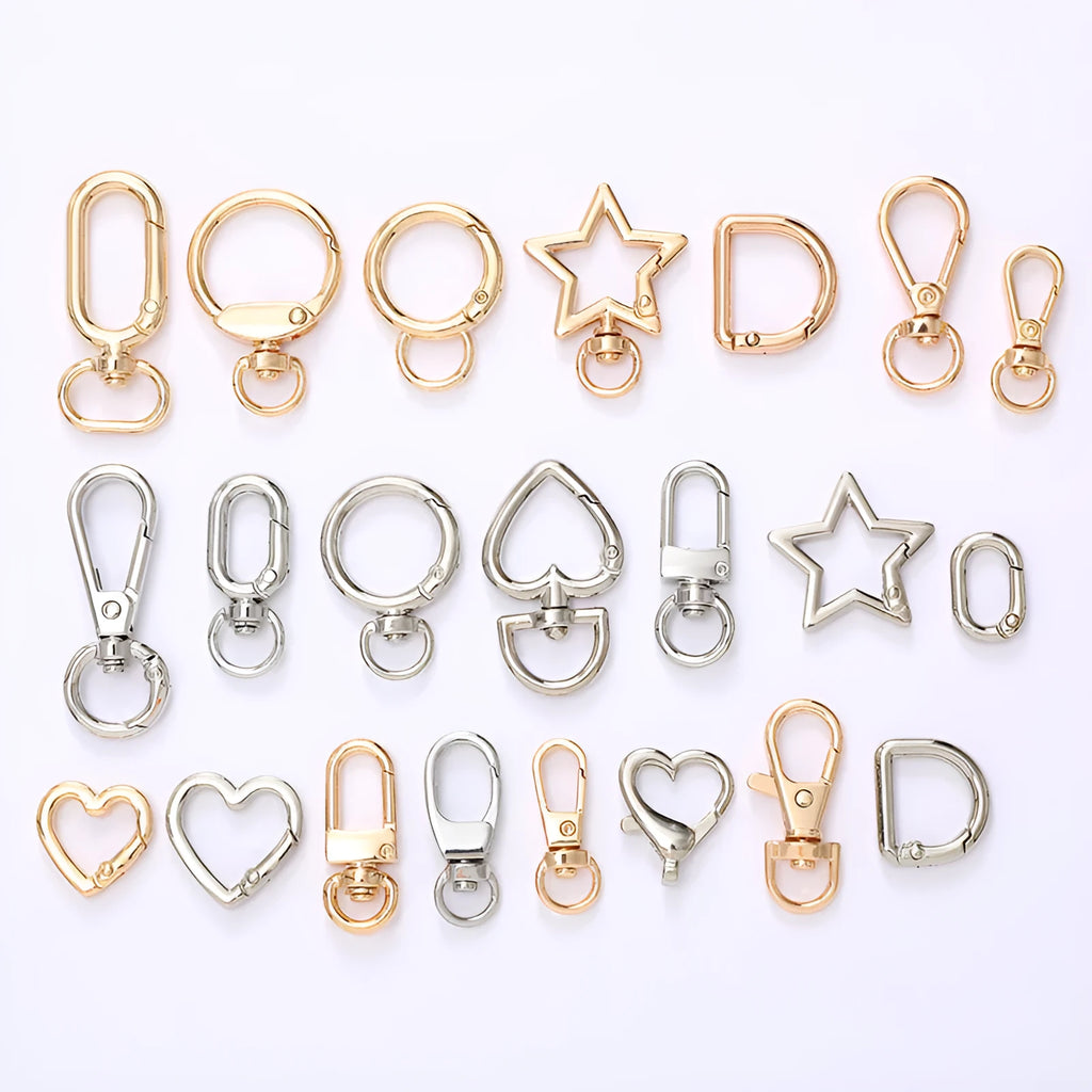 Zinc alloy fish mouth ring buckle keychain with love heart pattern, medium size, simple metal finish