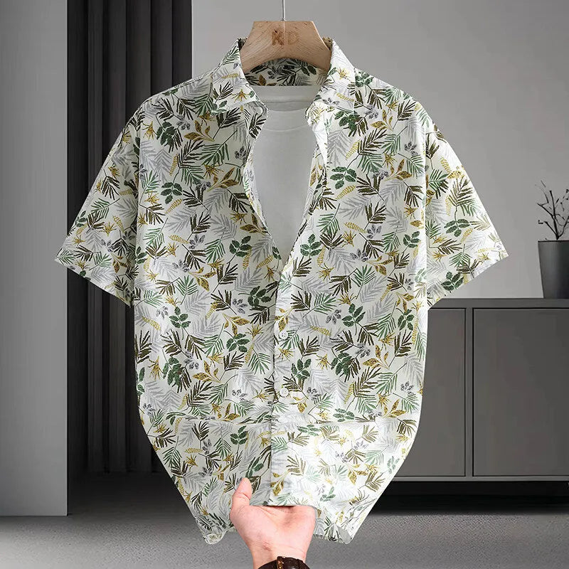 Men's short sleeve Hawaiian style shirt with floral print pattern in cotton fabric, cardigan style