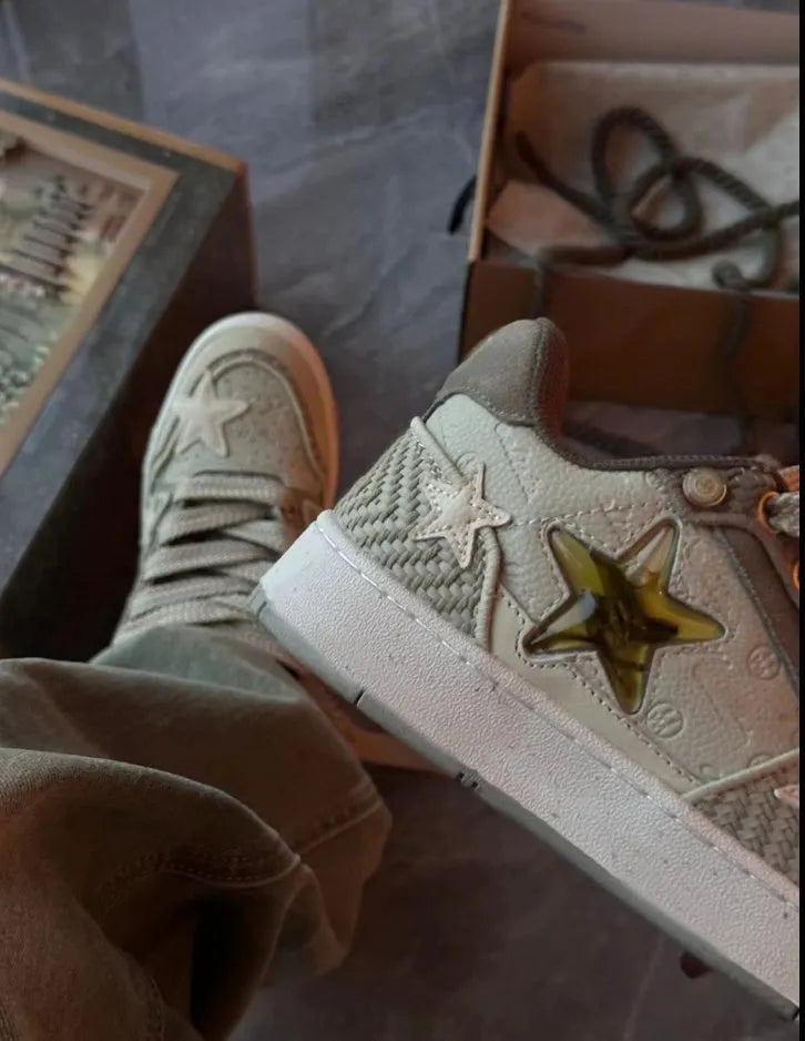 Green Small Crowd Original casual sneakers with star pattern and white laces.