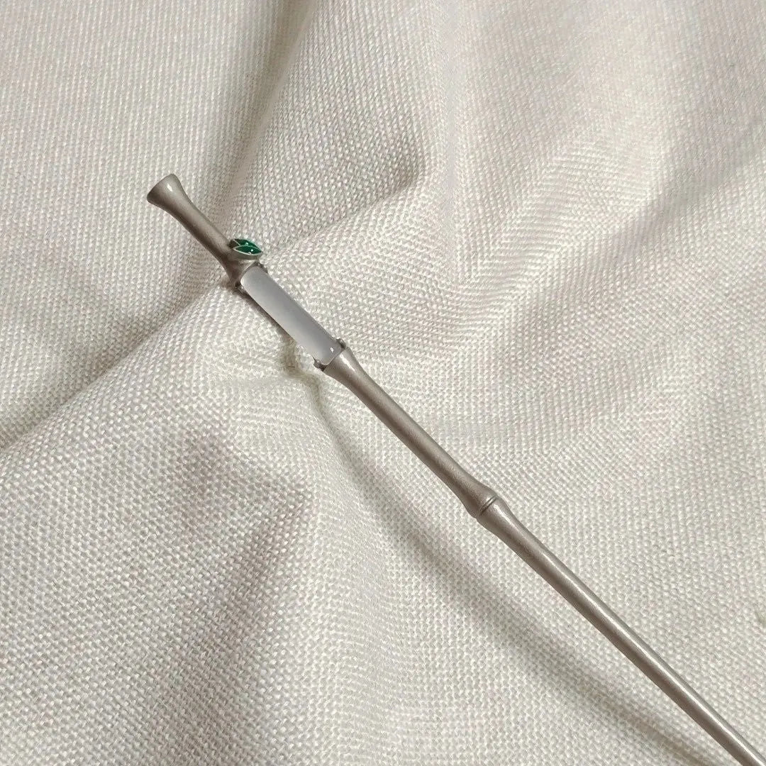 Alloy leaf-shaped hairpin with electroplated finish, style 5365, on neutral background