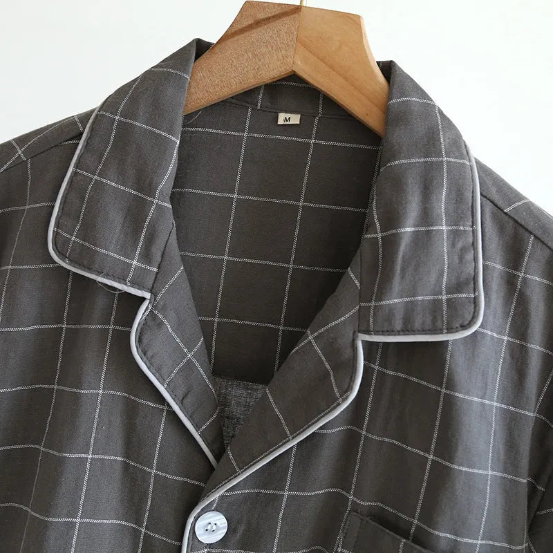 Men's single-line plaid cotton pajama set with short sleeves and trousers in gray colour
