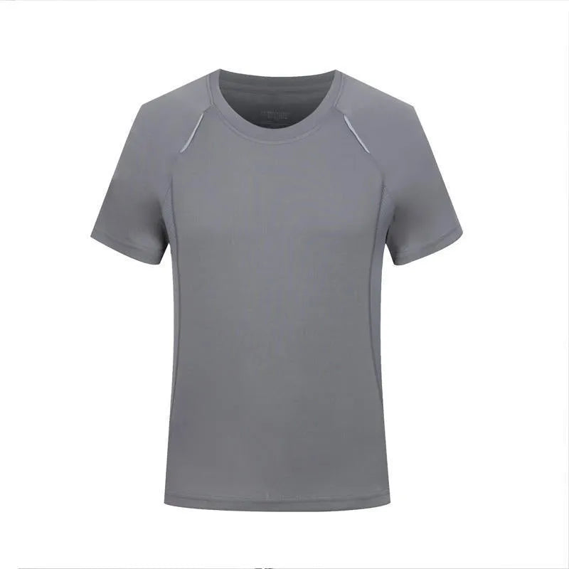 Slim fit quick-drying T-shirt in polyester viscose blend fabric with round neck and short sleeves
