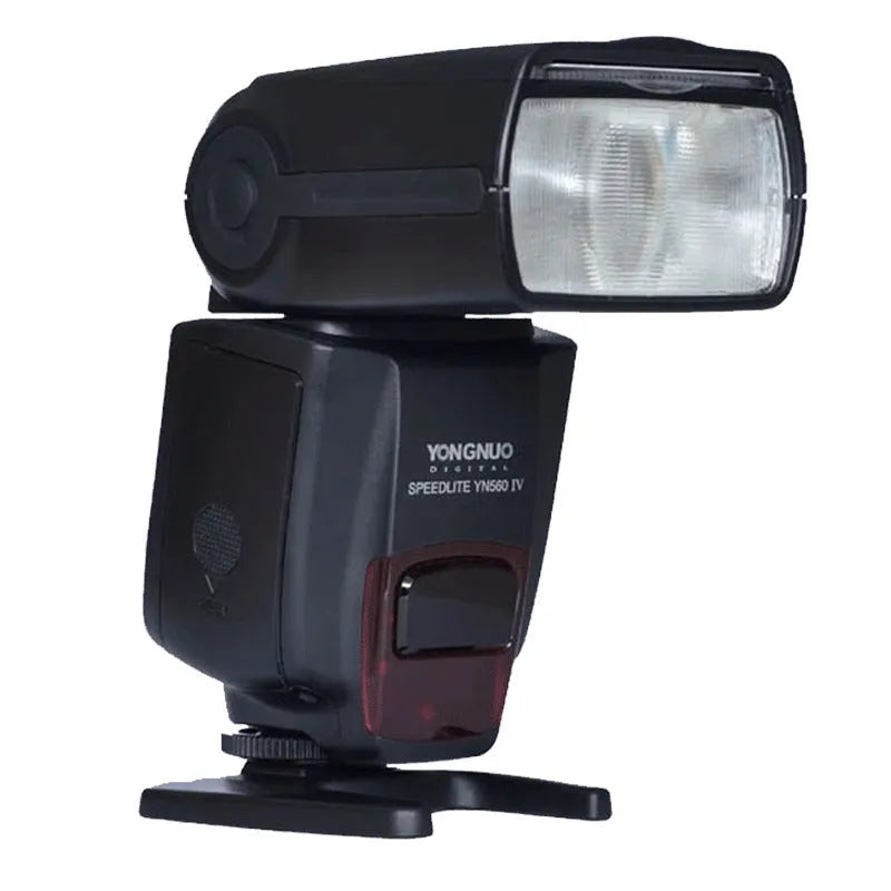 Black universal camera flash with 58 guide number and 2.4G radio for Canon Nikon