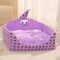 Triangular hat-shaped pet bed with removable cover in green colour with sponge interior