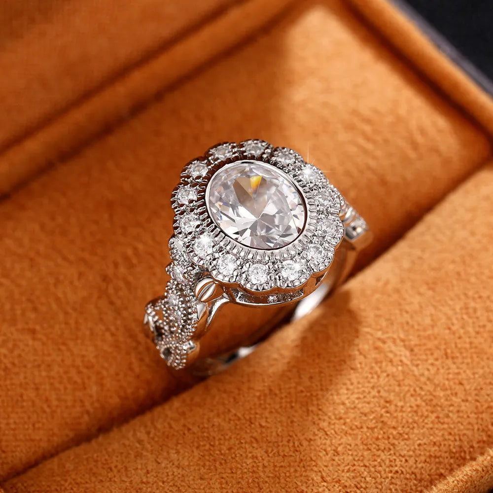 Women's geometric ring with round zircon and full diamond copper plating in white gold colour.