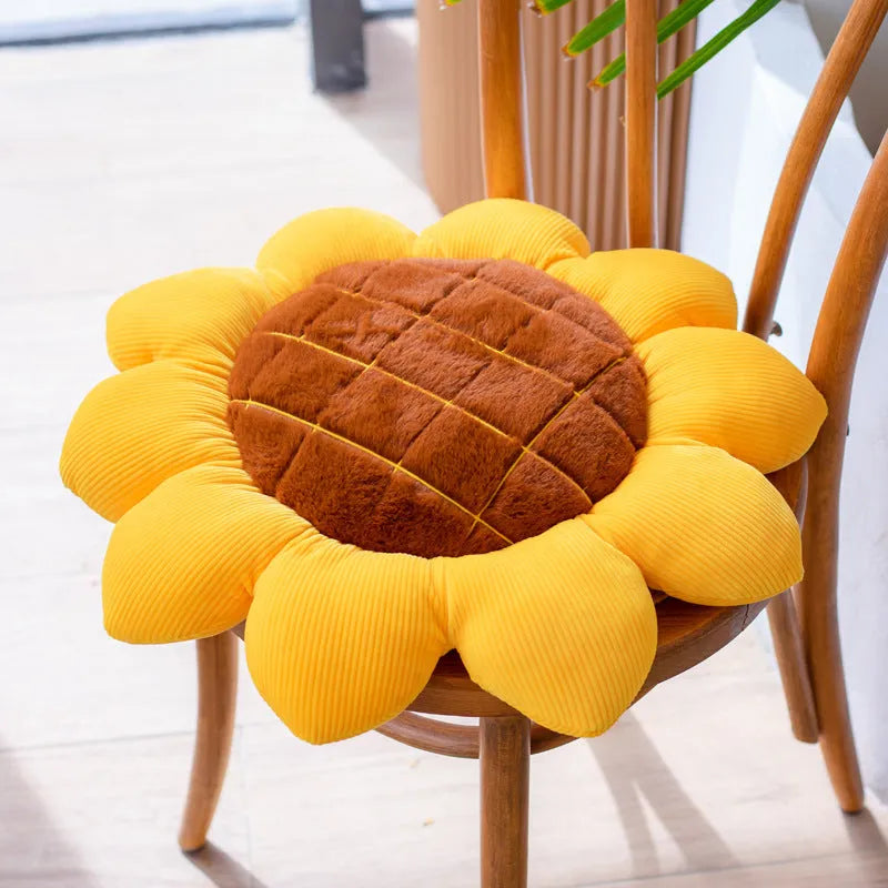 Small daisy flower throw pillow cushion in short plush with PP cotton filling, available in pink daisy colour and 40-70cm sizes