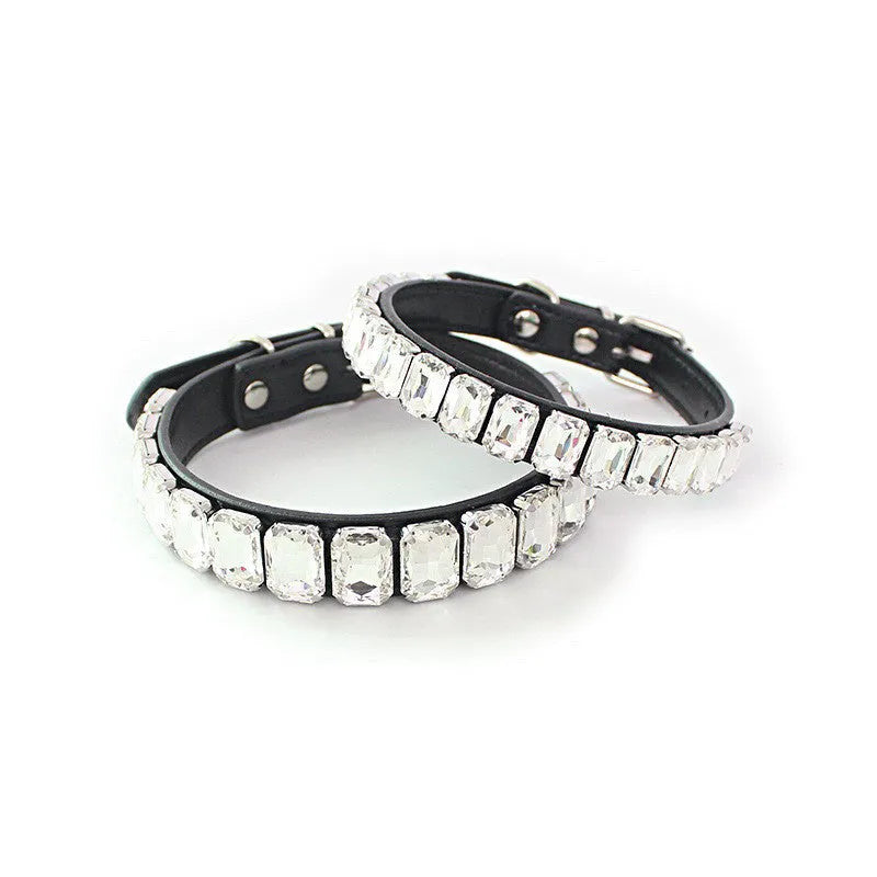 PU pet collar in multiple colours with size options XS to XL for dogs and cats