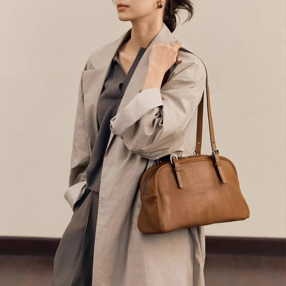 Women's black genuine leather retro shoulder bag with horizontal square design and double straps