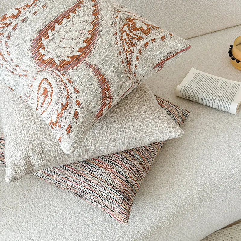 American-style yarn-dyed Jacquard cushion cover with paisley floral pattern in amber colour