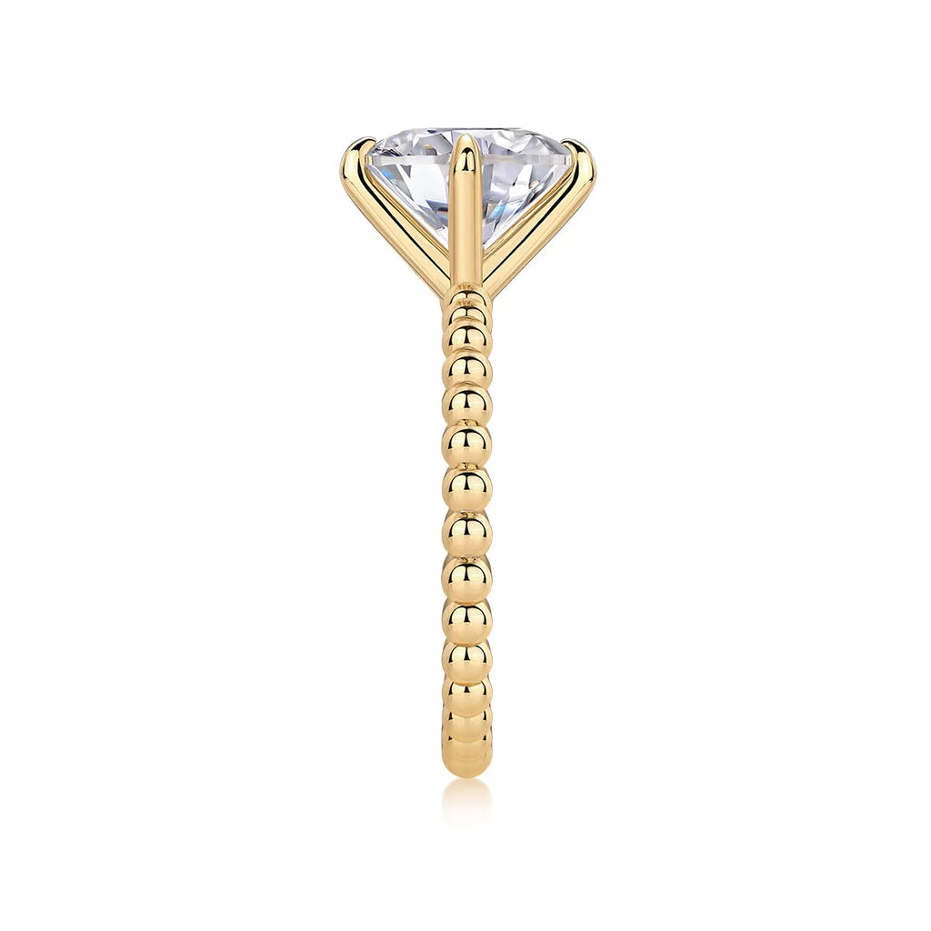 Forget-me-not wedding ring set with 3-carat moissanite in gold-plated S925 silver band on gift box