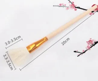 Natural wool painting brush for ceramic tracing and watercolour oil painting in various sizes