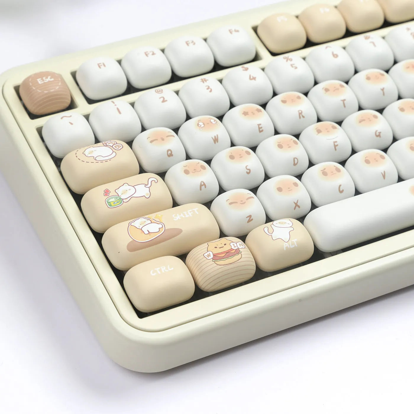 Set of 26 PBT key caps for mechanical keyboards with a 1.5 metre USB cable.
