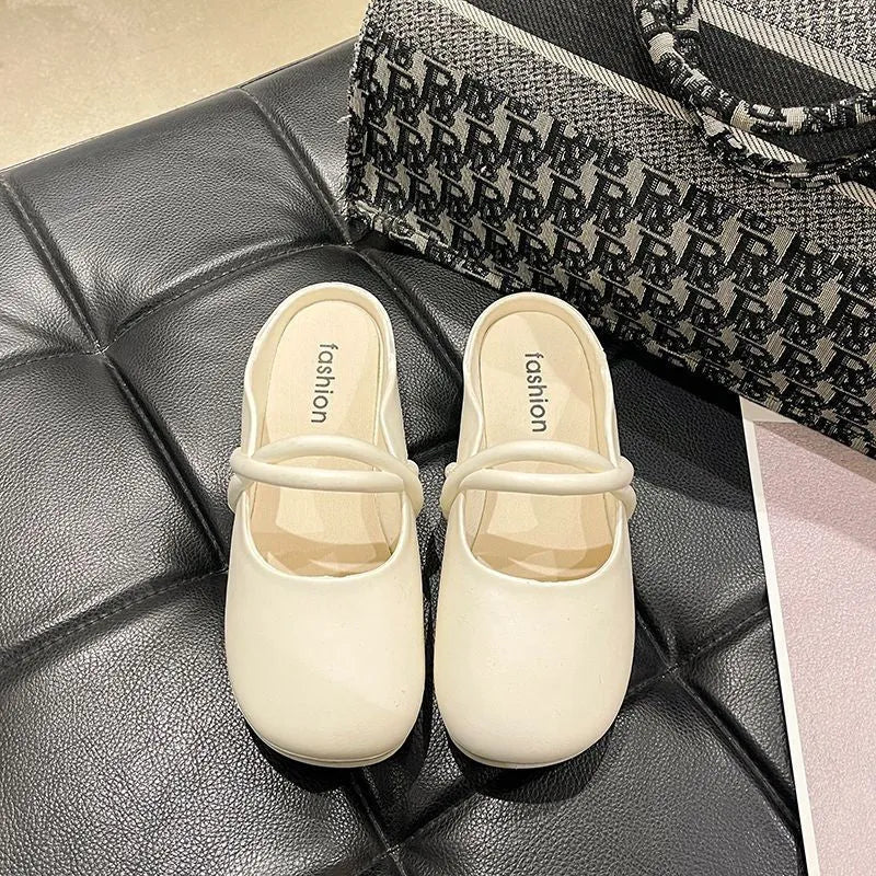 Ladies plastic baotou sandals in black, beige, or green, shown as flip flops.