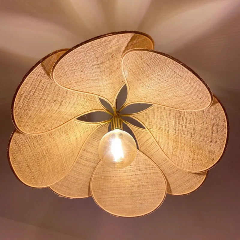 Bohemian-style cloth hanging lamp with log wind design in a choice of colours and sizes.