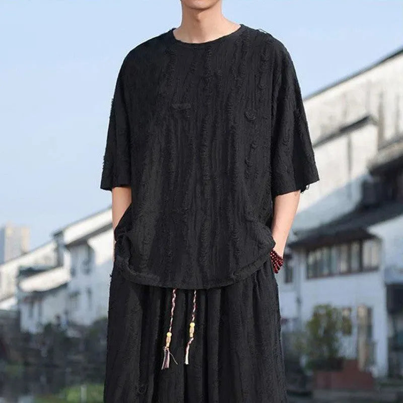 Men's thin knit summer suit with short sleeves and cropped trousers in black or grey
