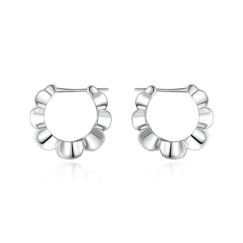 A pair of sterling silver retro geometric earrings with round elements and electroplating.
