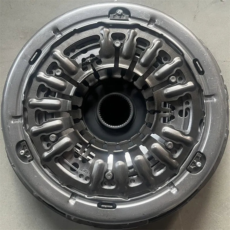 6DCT250 dual clutch and kit assembly with automatic clutch and pickling plate construction on white background