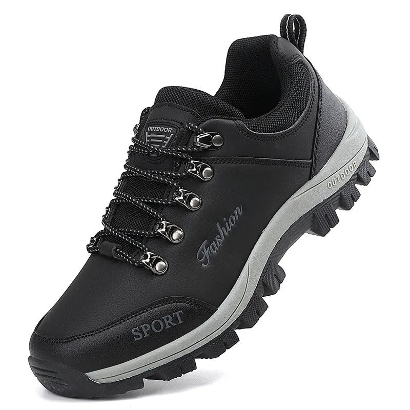 Non-slip lace-up outdoor casual shoes in army green with low heel and front laces