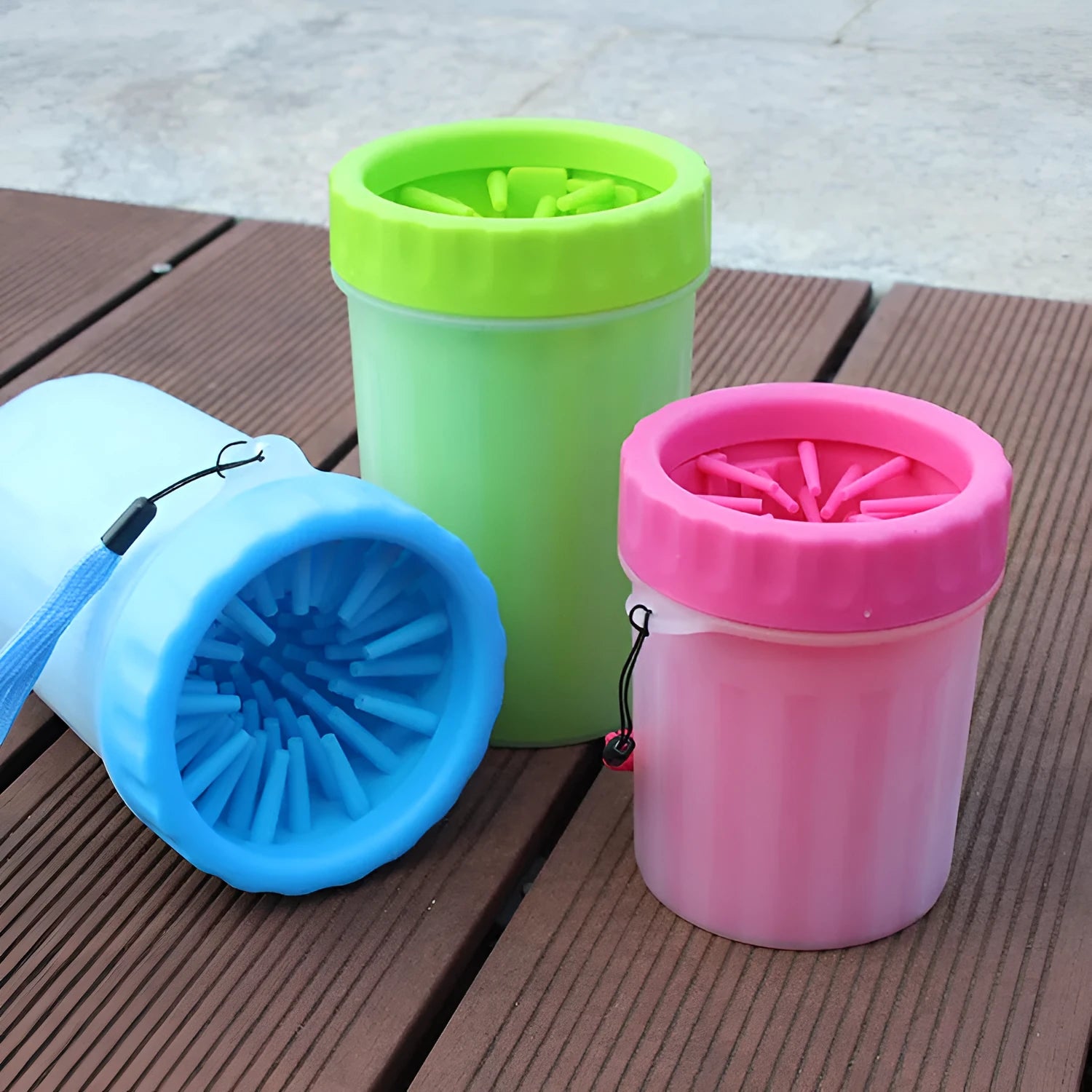 Blue silicone dog paw cleaning wash bucket for pet foot hygiene