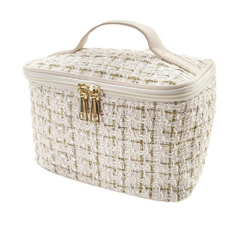 Large capacity plaid polyester makeup bag 21 x 14 cm in black with zipper closure