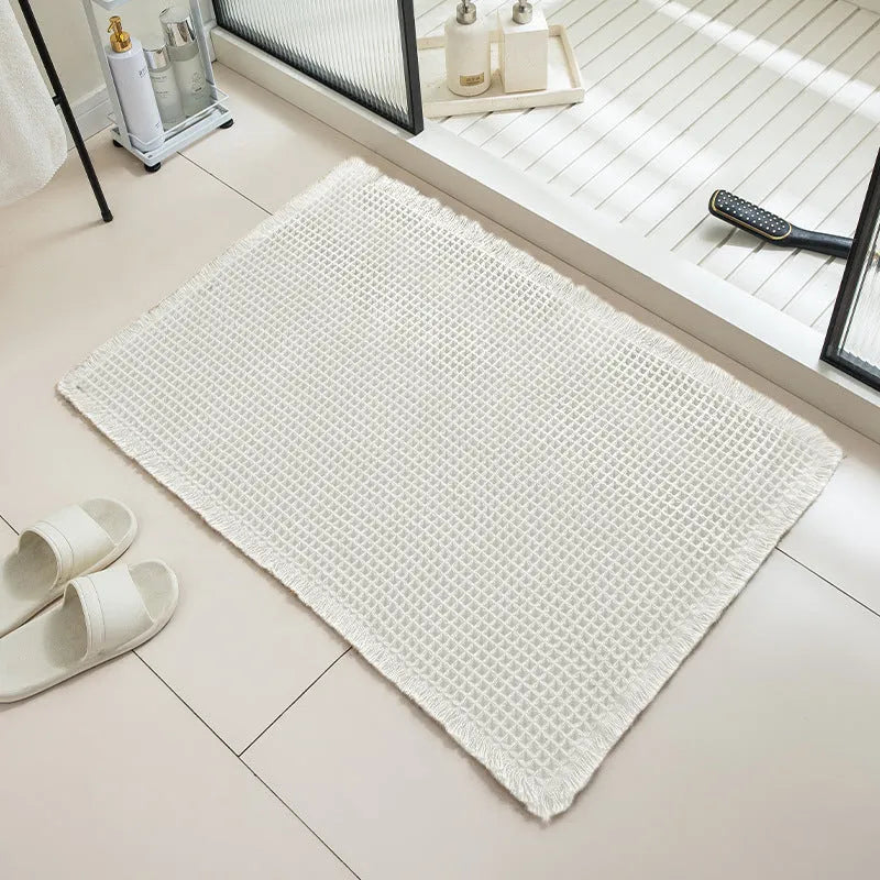 Non-slip checkered pattern bathroom carpet in polyester fibre available in multiple colours and sizes