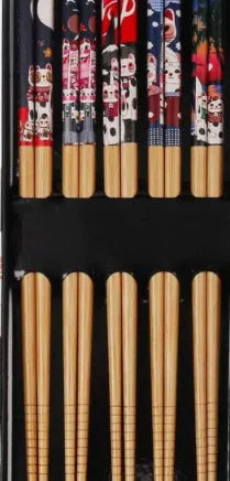 Japanese style bamboo chopsticks set with lucky cat pattern in gift box packaging