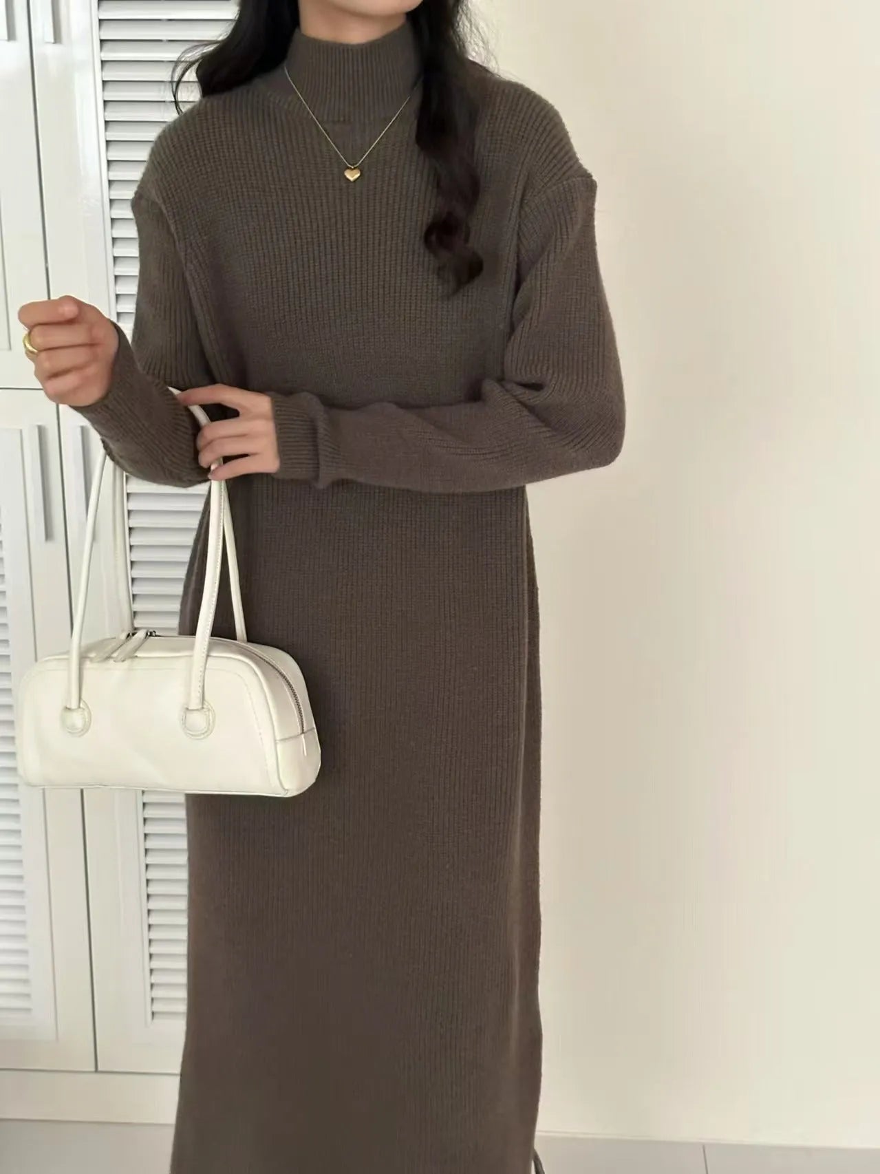 Half turtleneck long sleeve knitted dress in solid colour with high waist