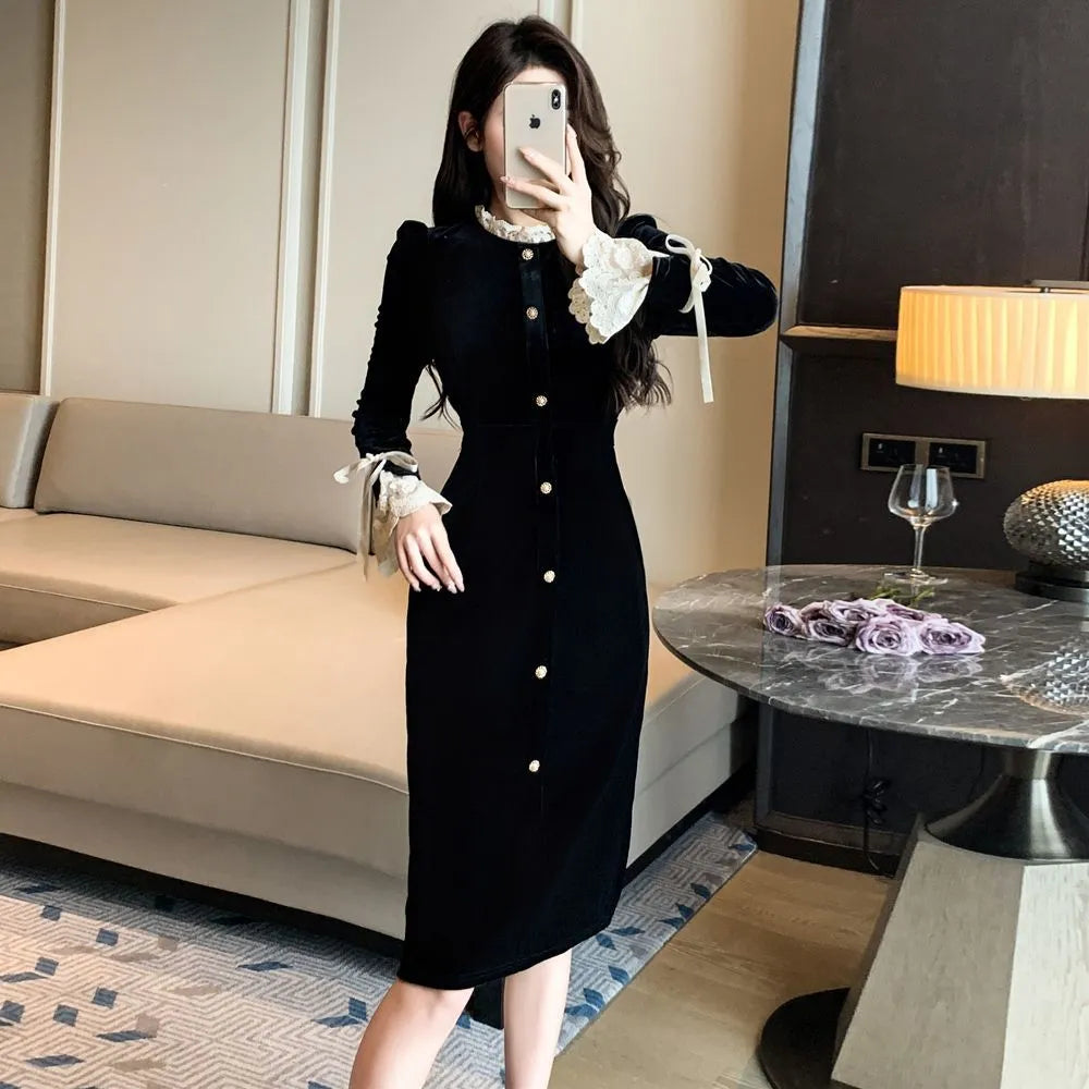 Black French lace spliced velvet dress with long sleeves for men and women