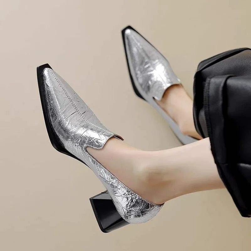 Women's crack pointed deep mouth high heels with kitten heel in black, side view