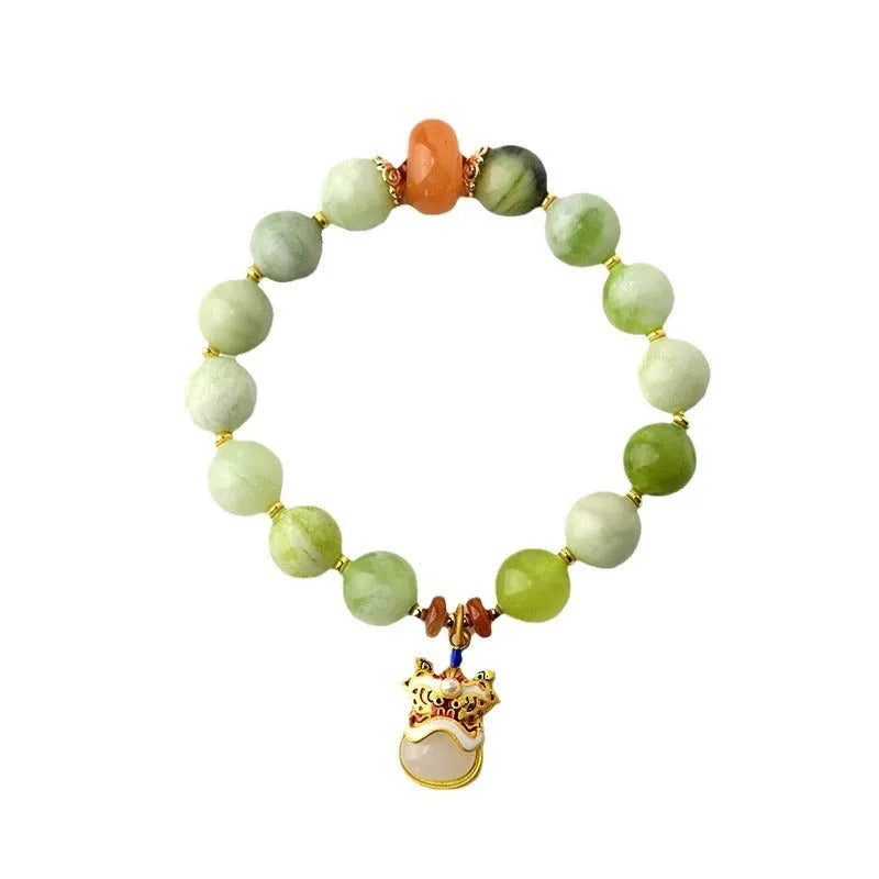 Green milk-in-water jade bracelet with geometric retro style and Xingshi pendant