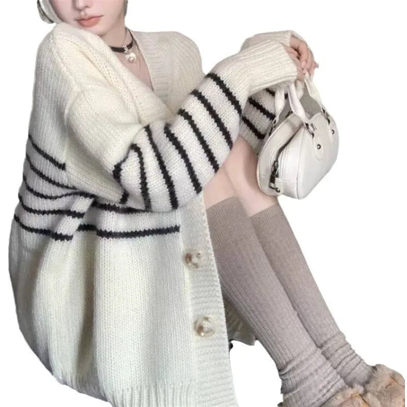 Button-front cardigan with 3D pattern and collar in autumn colours