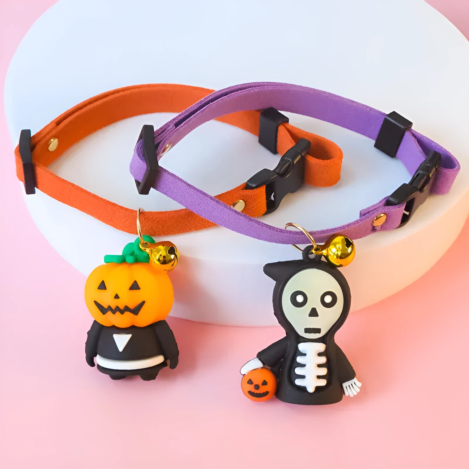 Halloween pet collar with glow-in-the-dark pumpkin man design adjustable for dogs and cats