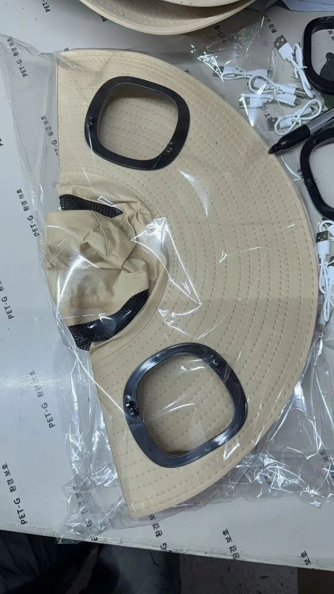 Men's grey solar fan cap with large sun-shading eave and integrated cooling fan