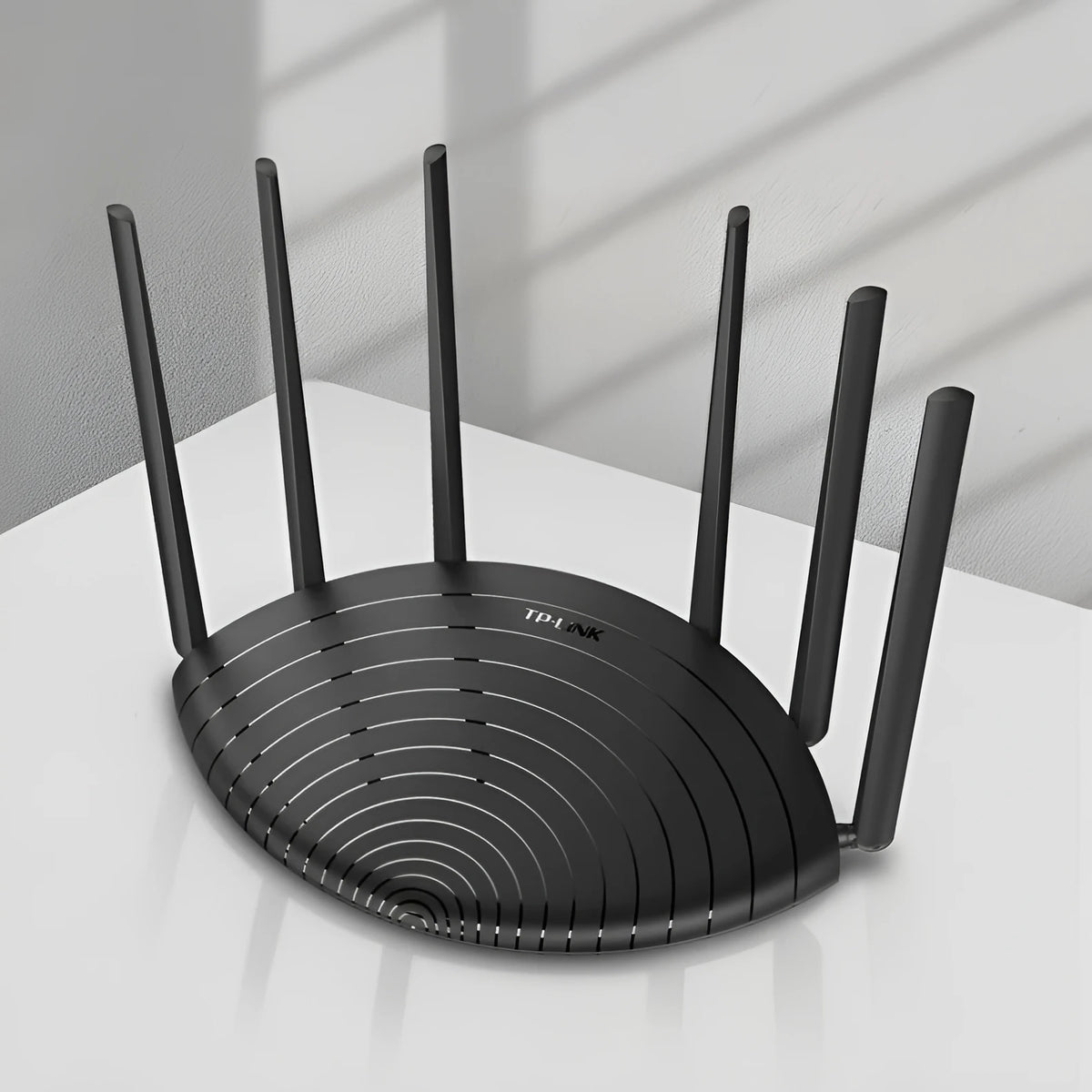TL-WDR7661 Gigabit Edition wireless router with non-detachable antennas, 254mm x 160mm x 38mm, black