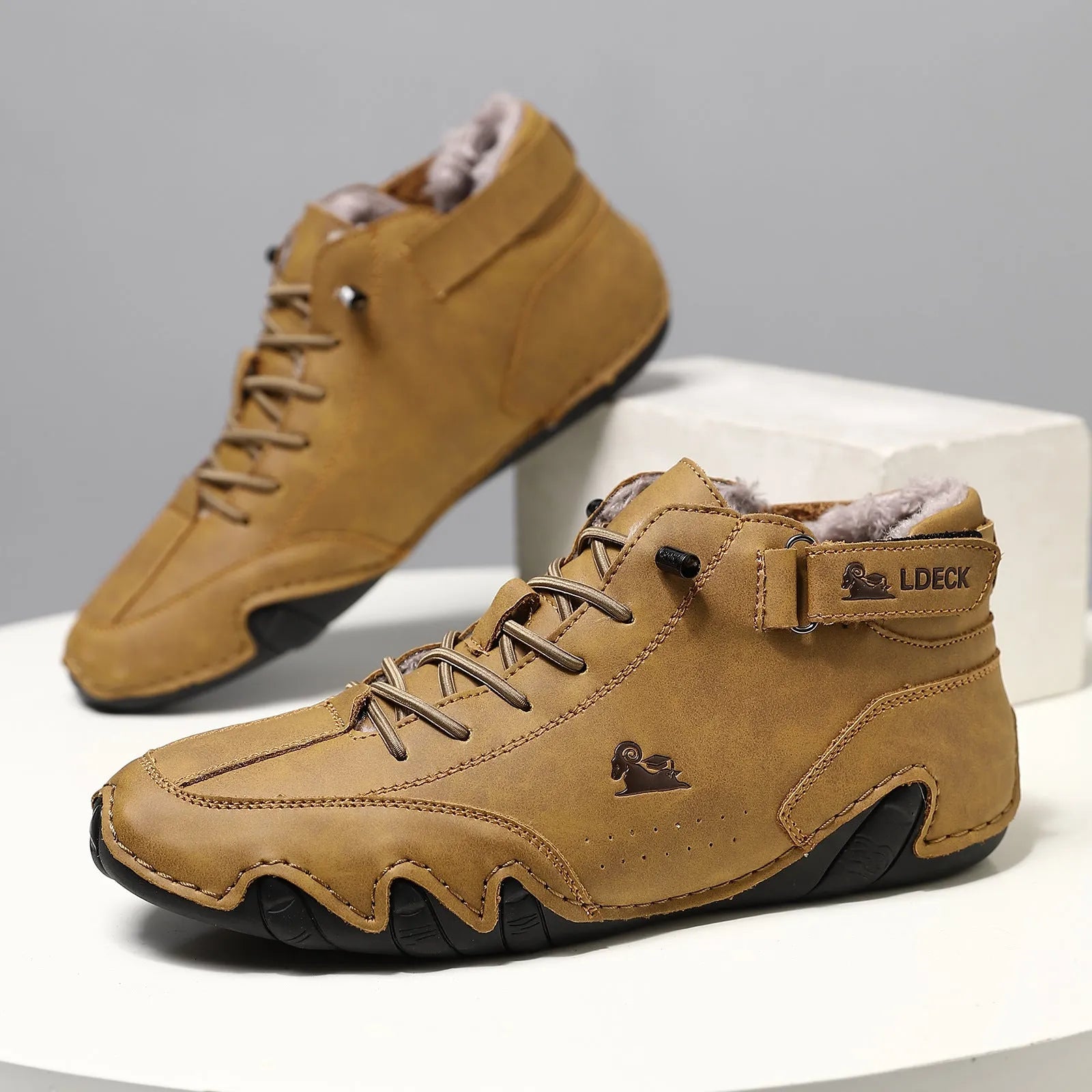 Winter fleece-lined Martin boots in solid colour with rubber sole and elastic band