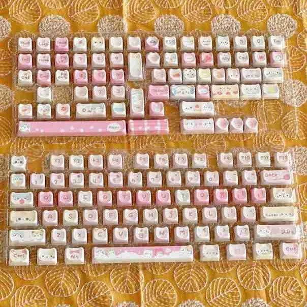 Meow Meow Team themed 141-piece mechanical keyboard key cap set with colourful sublimated artwork.
