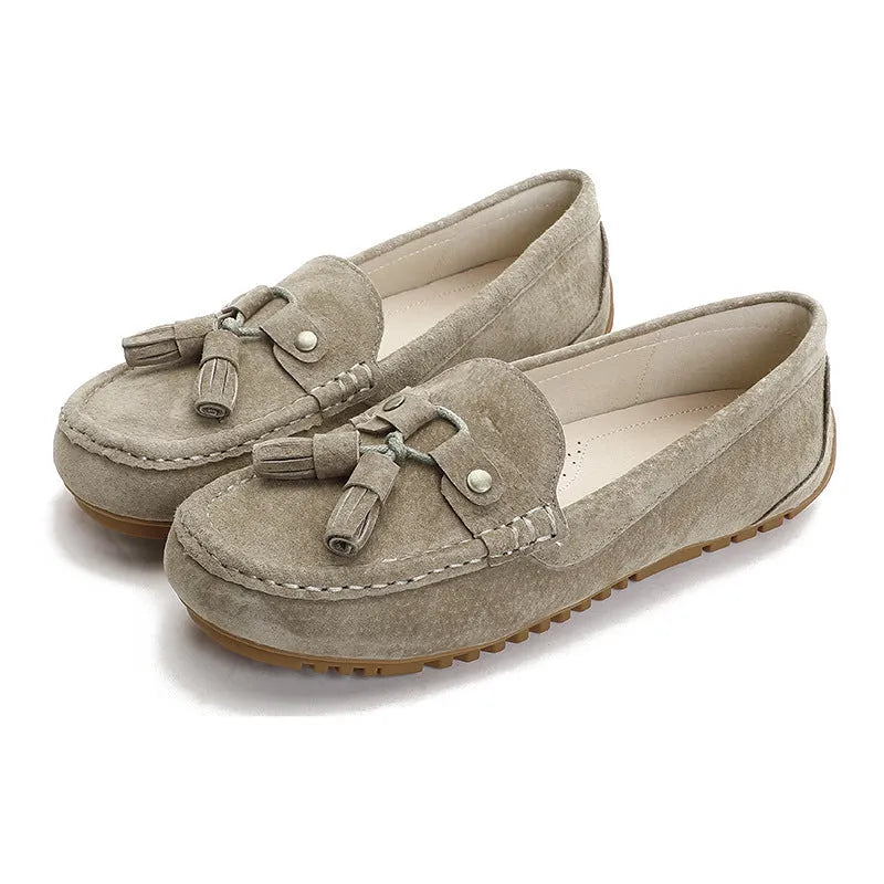 Soft bottom non-slip slip-on lofter flat pumps in black with rubber sole and shallow mouth design