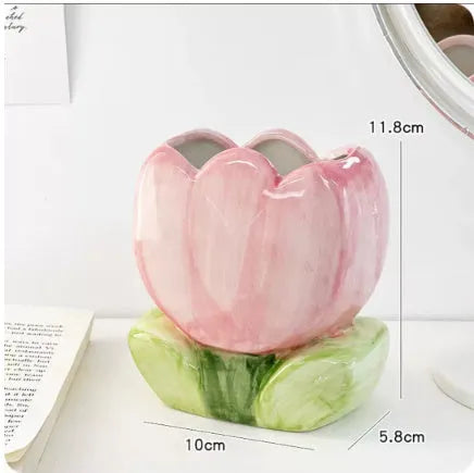 Ceramic floral pattern storage box for pens measuring 11.8x5.8x10cm