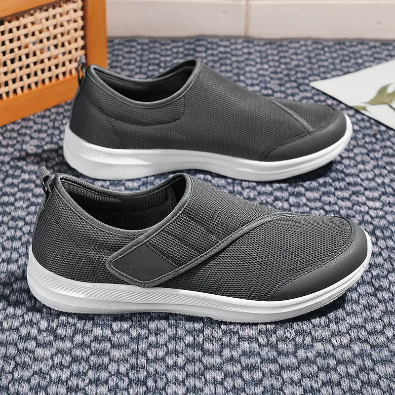 Men's outdoor mesh walking shoes with Velcro closure in blue colour