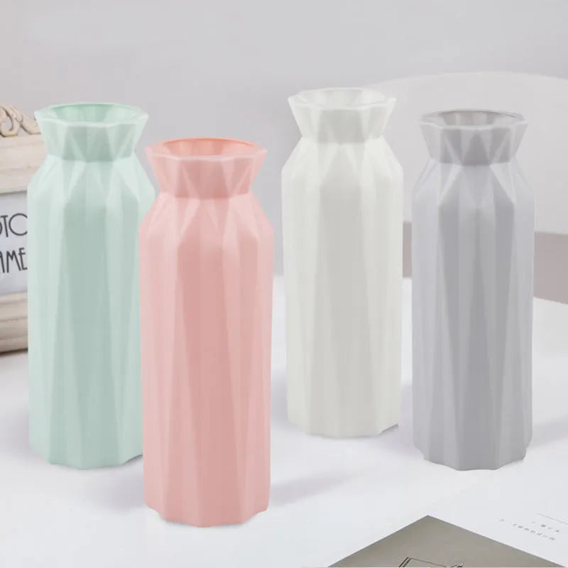 Drop-resistant melamine vase in green, grey, pink or white colour with 7.2 cm base diameter